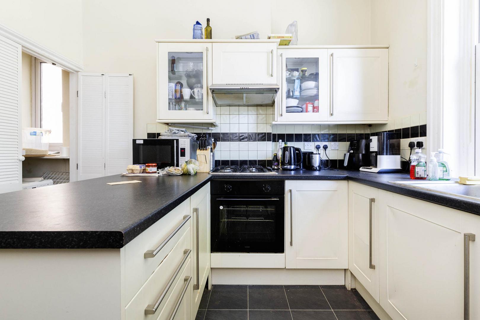 Large Sharers Apartment Finchley Road, Hampstead